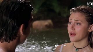 Estella Warren sexy, scène dans Kangaroo Jack (2003)