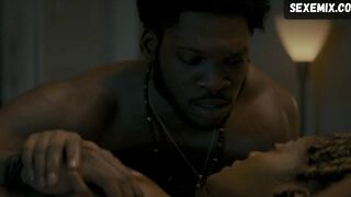 Escena en topless de Yolonda Ross en The Chi (2020)