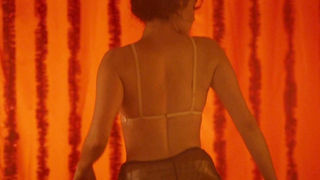 Julie Depardieu desnuda, Marie Gillain desnuda, escena erótica de Les femmes de l'ombre (2008)