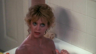 Goldie Hawn nue, scène érotique de Wildcats (1986)