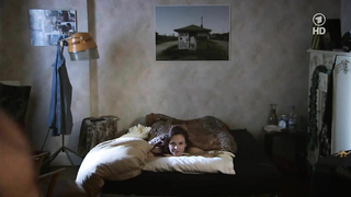 Cosima Viola nago, scena erotyczna z Lindenstrasse e1398 (2012)