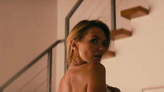 Nicky Whelan nuda, scena di sesso da Inconceivable (2017)