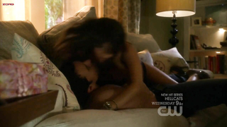 Arielle Kebbel sexy, Shiri Appleby sexy, erotic scene from Life Unexpected s02e01 (2010)