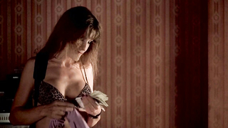 Barbara Lerici nuda, Chiara Caselli nuda, scena erotica di Insonni d'amore (2001)