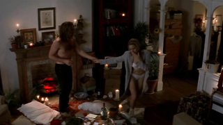 Elisabeth Shue sexy, scène de sexe de The Saint (1997)