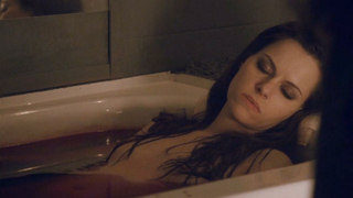 Emily Hampshire nago, scena erotyczna z Die (2010)