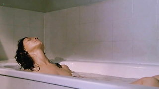 Fanny Bastien nude, erotic scene from Urgence (1985)