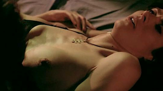 Florencia Raggi nuda, scena di sesso da Complici del silenzio (2009)