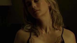 Celebridades desnudas »: January Jones sexy - Good Kill (2014)