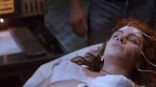 Nude celebs »: Julia Roberts sexy - Flatliners (1990)