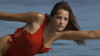 Célébrités nues »: Kim Basinger sexy, Barbara Carrera sexy - Jamais plus jamais (1983)