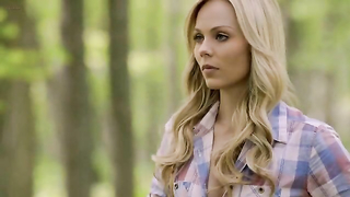 Célébrités nues » Laura Vandervoort sexy - Bitten s01e04 (2014)