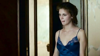 Célébrités nues » Marine Vacth sexy - Ma Part Du Gateau (2011)