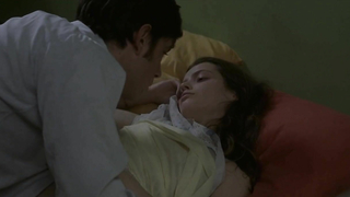 Célébrités nues » Roxane Mesquida nue - À ma soeur (2001)