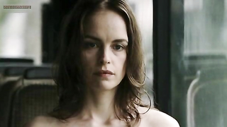 Célébrités nues » Nina Hoss nue - A Girl Called Rosemary (1996)