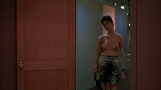 Gwiazdy nago » Linda Fiorentino nago, Rosanna Arquette seksowna - After Hours (1985)