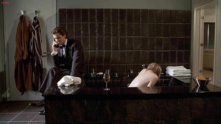 Nagie gwiazdy » Cara Seymour nago, Krista Sutton nago - American Psycho (2000)