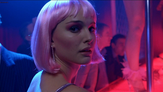 Célébrités nues » Natalie Portman sexy - Closer (2004)