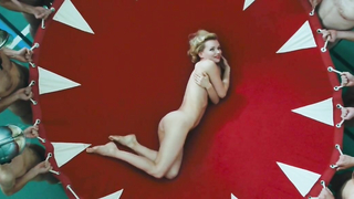 Célébrités nues » Sophie Quinton nue - Poupoupidou (2011)