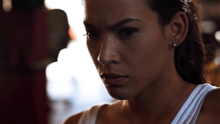 Celebridades nuas » Danay Garcia nua - Avenge The Crows (2017)