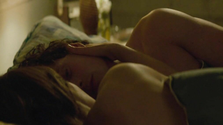 Nude celebs » Zooey Deschanel sexy, Aubrey Plaza sexy - The Driftless Area (2015)