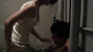 Kiki Sugino nackt, Shoko Fujimura nackt – Sexszene aus Kinki (2014)