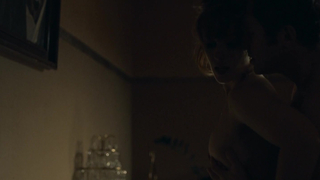 Vica Kerekes sexy - scena di sesso da Deckname Holec (2016)