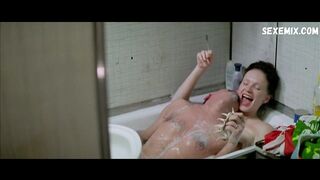 Anna Geislerova topless, scene in Stesti (2005)