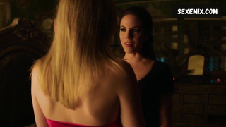 Rachel Skarsten, Anna Silk Lesbian, scena in Lost Girl s03e12 (2013)