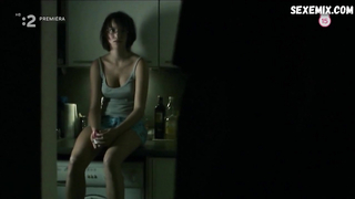 Tereza Nvotova, Anna Siskova sexy, Szene in Male oslavy (2008)