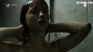 Tereza Nvotova, Anna Siskova sexy, Szene in Male oslavy (2008)