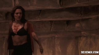 Ashley Laurence, Angel Boris sexy, scène dans Warlock III (1999)