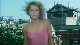 Ute Christensen sexy, scene in Le Tiroir secret (1986)