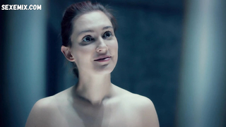 Katherine Barrell, Dominique Provost-Chalkley seins, scène dans Wynonna Earp s04e02 (2020)