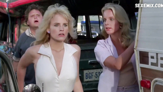 Peggy Trentini, Jennifer Runyon, Lori Sutton sexy, escena en Up the Creek (1984)