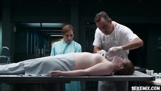 Natalie Lester, Nathalie Buscombe muestra las tetas desnudas, escena en Silent Witness s20e03 (2017)