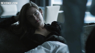 Riley Keough sexy, scena in The Girlfriend Experience s01e13 (2016)