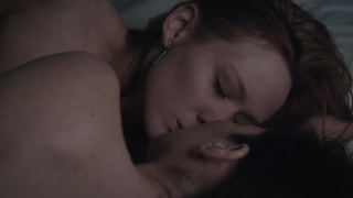 Louisa Krause, Anna Friel lesbian, scene in The Girlfriend Experience s02e03 (2017)