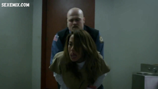 Elizabeth Rodriguez faz sexo no carro, cena de Orange Is the New Black s07e01,e05,e12 (2019)