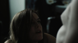 Riley Keough masturbates, scene in The Girlfriend Experience s01e07 (2016)