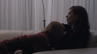 Anna Friel, Louisa Krause lesbian, scene in The Girlfriend Experience s02e09 (2017)