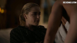 Erika Alexander, Kiernan Shipka, Diane Kruger sexy, escena en Nadando con tiburones s01e04 (2022)