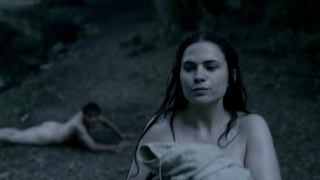 Hayley Atwell scena nuda in I pilastri della terra s01 (2010)