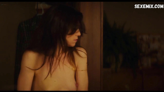 Charlotte Gainsbourg, Noée Abita scene in The Passengers of the Night (2022)