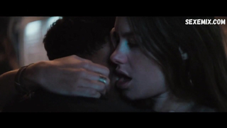 Camille Rowe fa sesso con l'insegnante, scena in No Limit (2022)