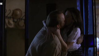 Demi Moore has a love scene in Passion of Mind (2000)