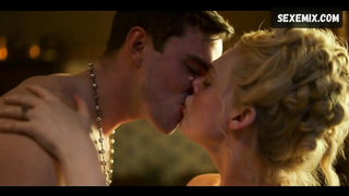 Scena del seno di Elle Fanning in The Great