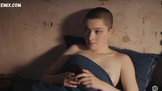 Ayumi Roux is showing us quick nipslip, scene in Skam s09e07 (2022)