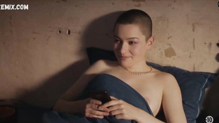 Ayumi Roux is showing us quick nipslip, scene in Skam s09e07 (2022)