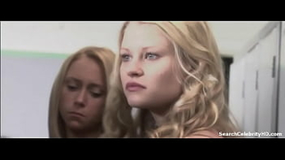 Emilie de Ravin sexy, escena en Carrie 2002